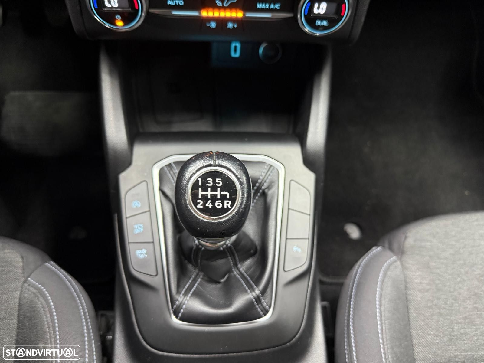 Ford Focus 1.0 EcoBoost Titanium - 29