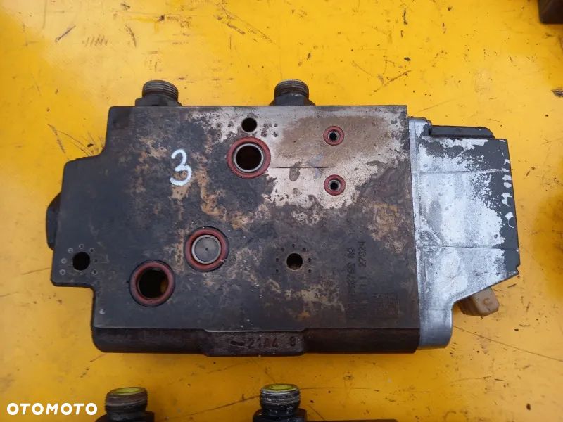 Sekcje hydrauliczne rozdzielacz Deutz Fahr Agrotron 7250 TTV - 6