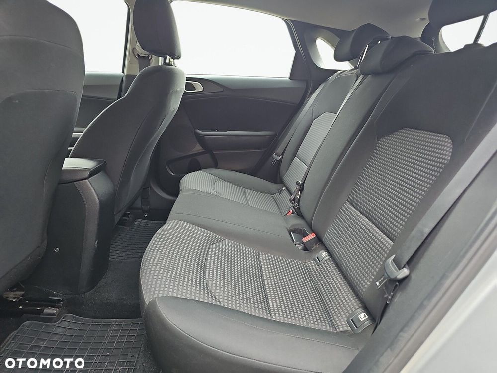 Kia Ceed - 23