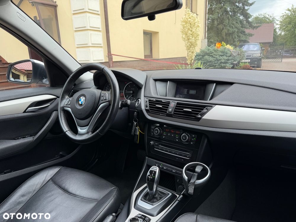 BMW X1 sDrive18d xLine - 16
