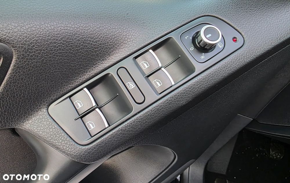 Volkswagen Tiguan 2.0 TDI SCR BlueMotion Technology Sport & Style - 16