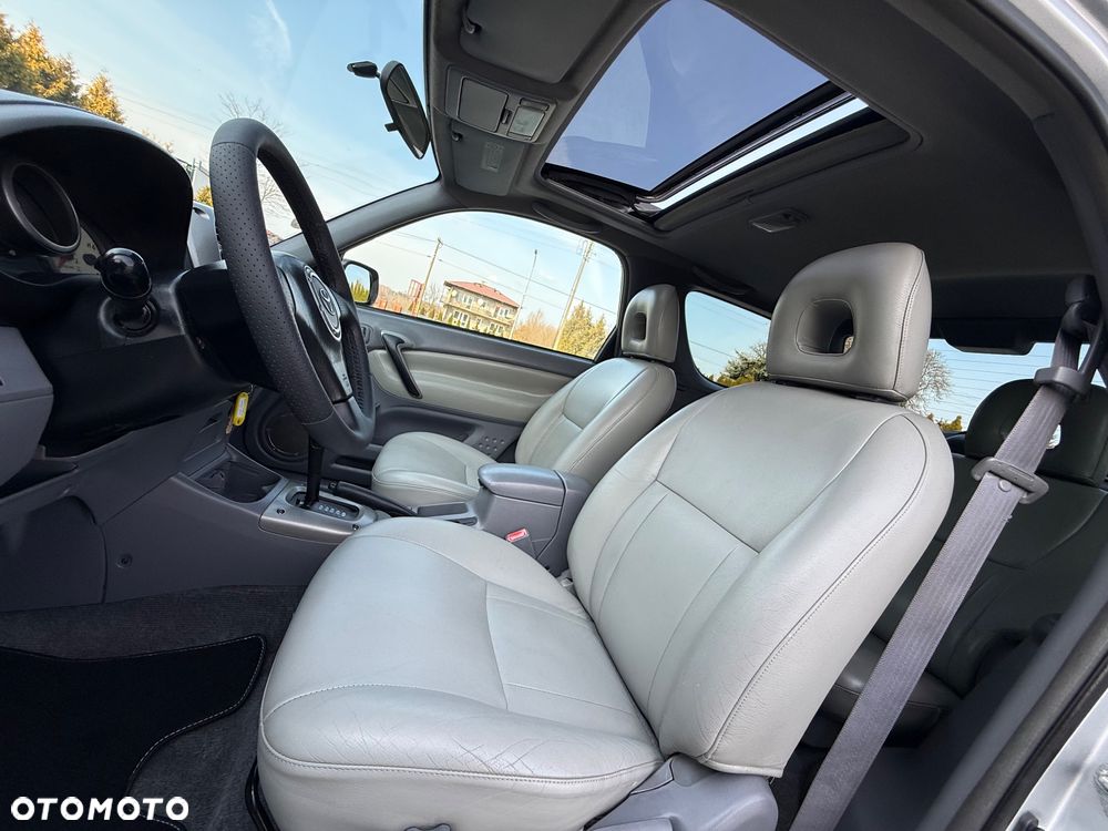 Toyota RAV4 - 14