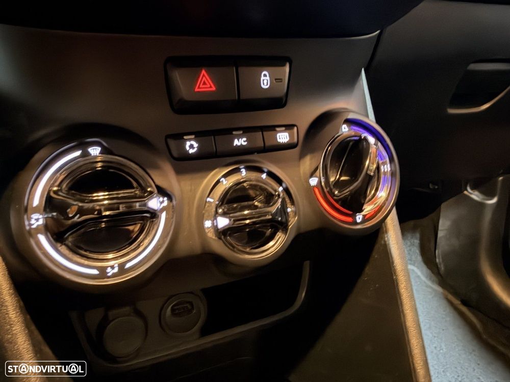 Peugeot 208 1.2 PureTech Signature - 13