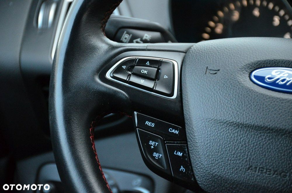 Ford Kuga - 31