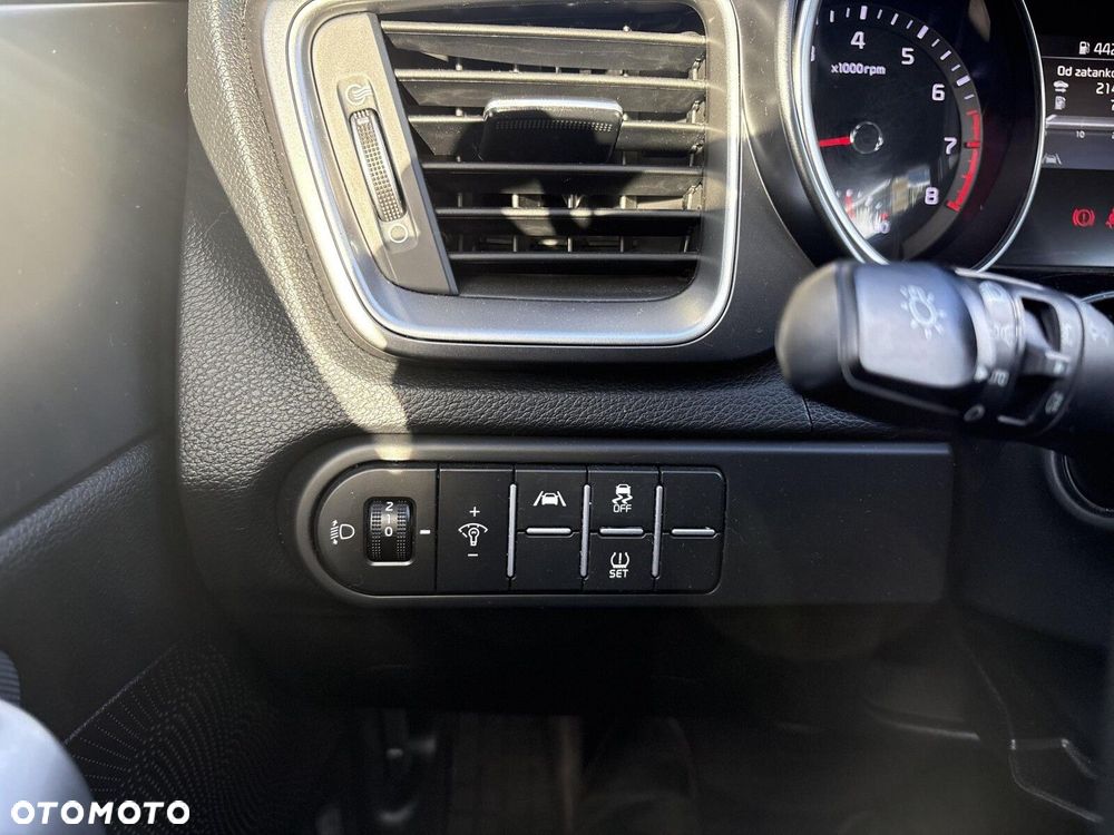 Kia Ceed 1.5 T-GDI M DCT - 12