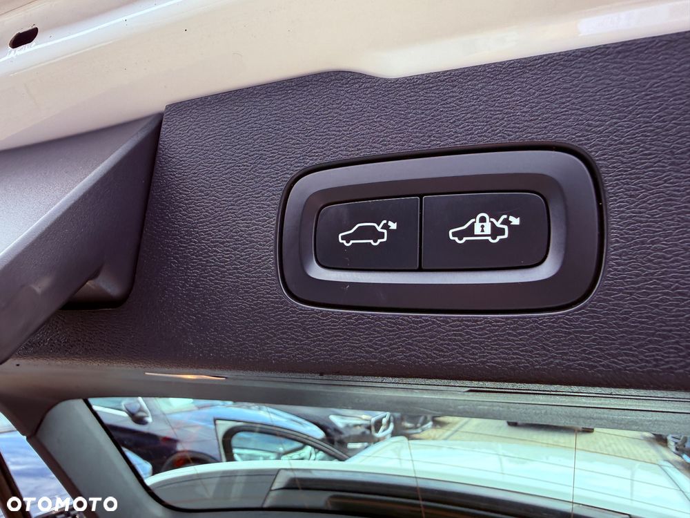 Volvo V60 D3 Geartronic Momentum Pro - 33