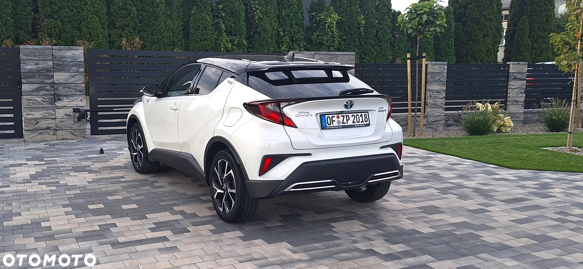 Toyota C-HR 2.0 Hybrid Team Deutschland - 10
