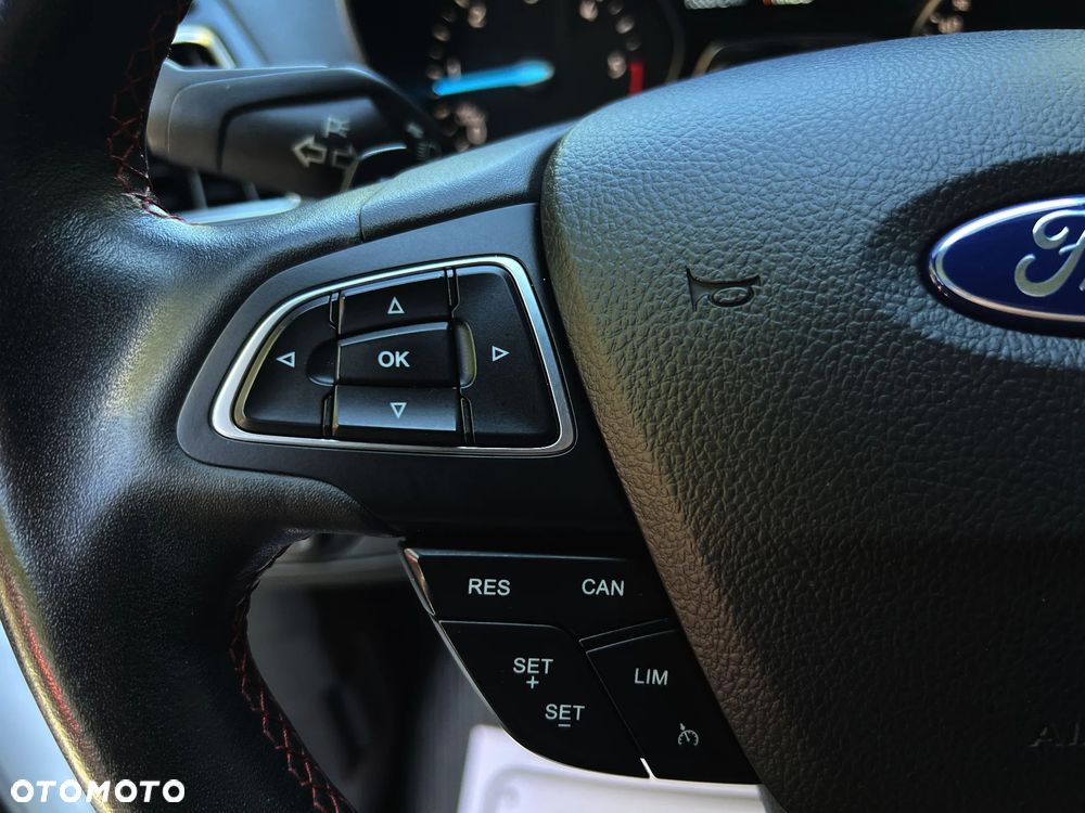 Ford Kuga 1.5 EcoBlue ST-LINE - 24