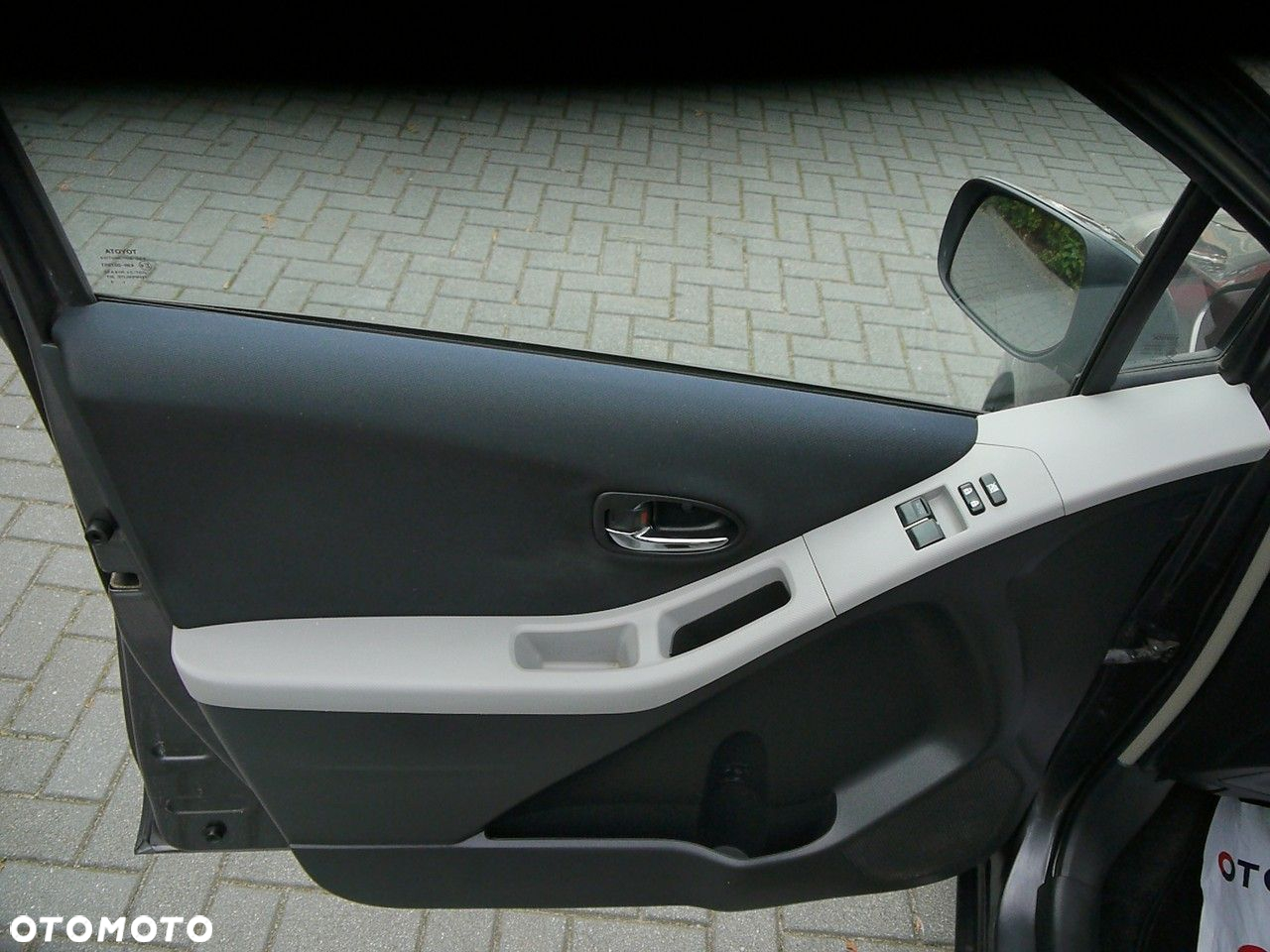 Toyota Yaris 1.33 VVT-i Cool - 24