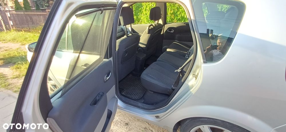 Renault Scenic - 11