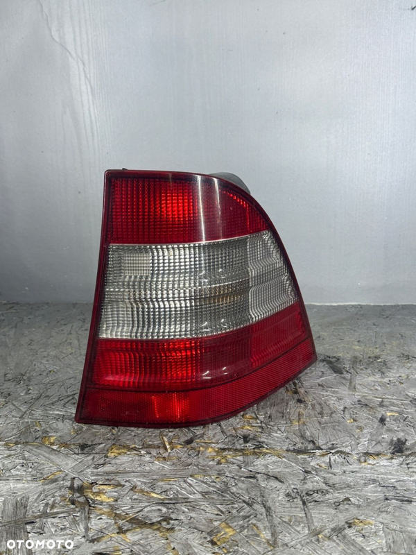 Lampa prawy tył Mercedes ML W163
