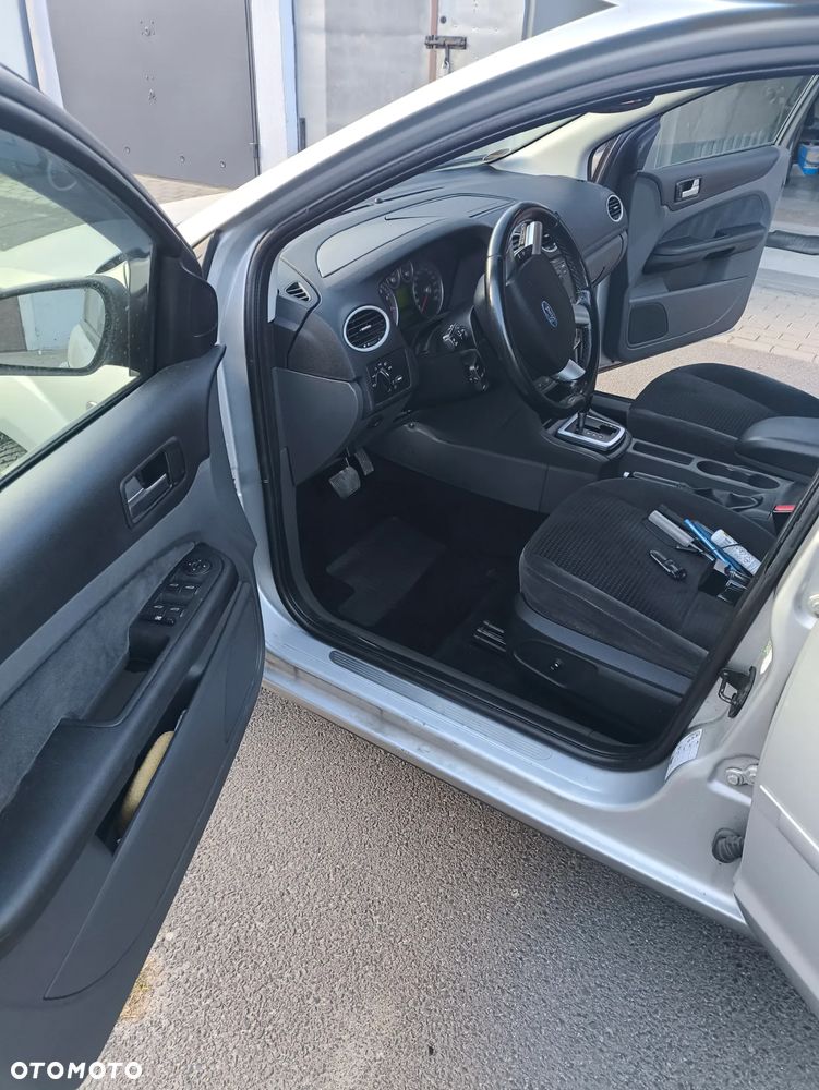 Ford Focus SW 2.0 16V Ghia - 4