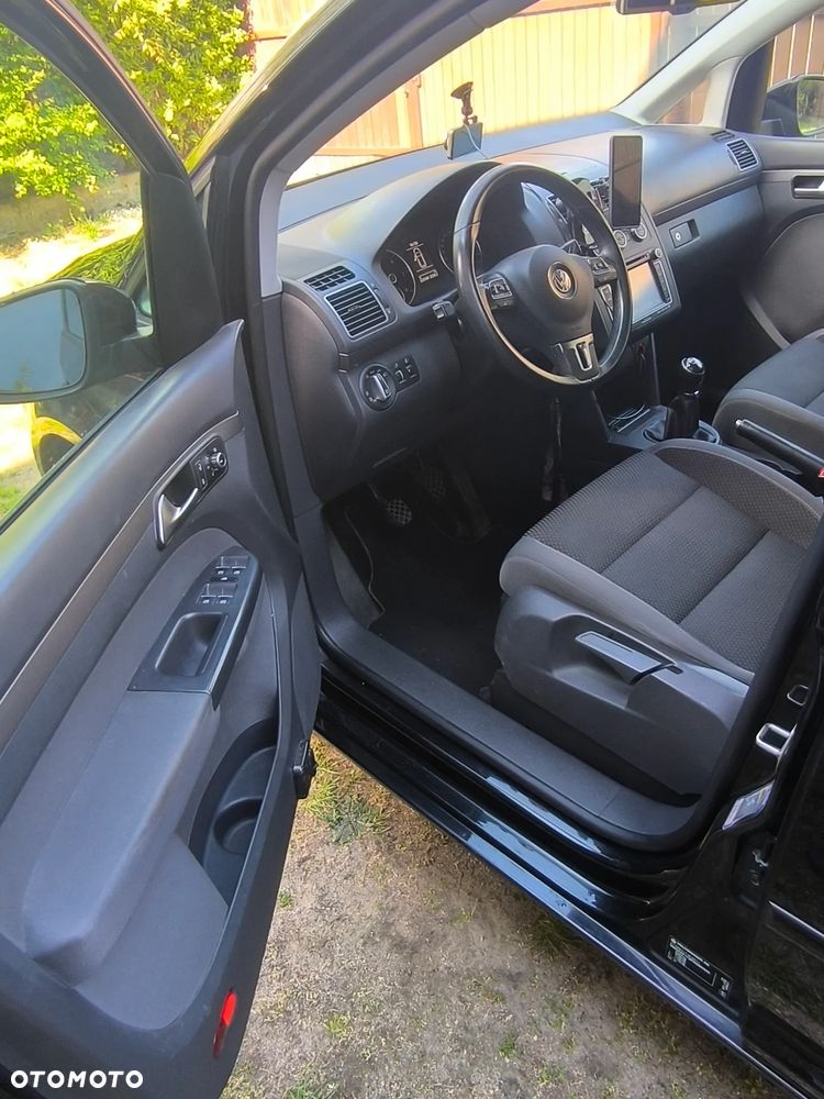Volkswagen Touran - 5