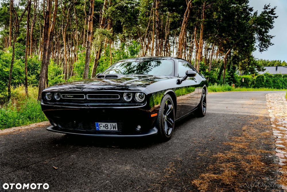Dodge Challenger - 1