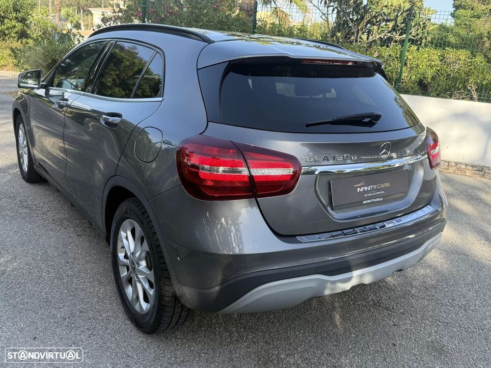 Mercedes-Benz GLA 180 d Urban Aut. - 11