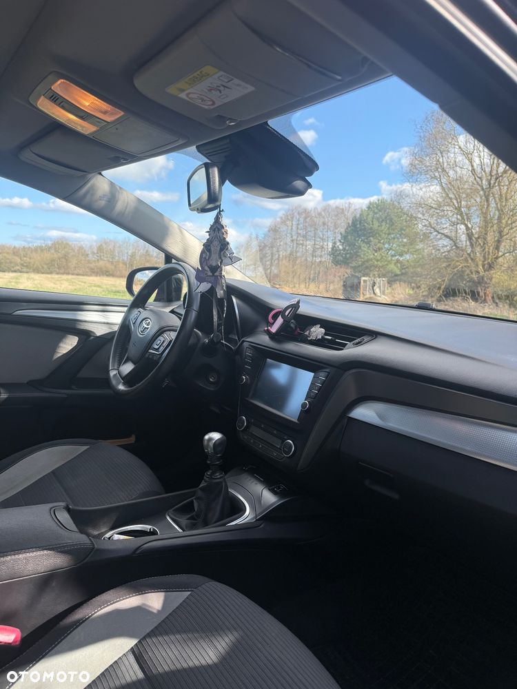 Toyota Avensis 1.8 Premium - 30