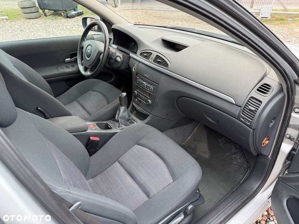 Renault Laguna 1.6 16V Avantage - 9