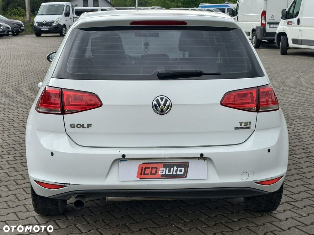 Volkswagen Golf - 6