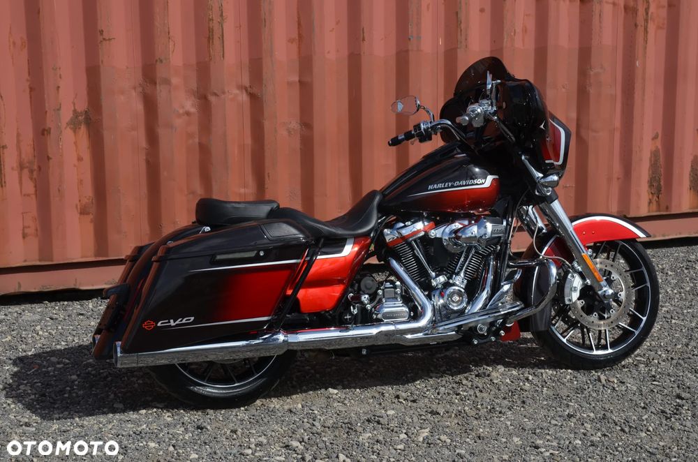 Harley-Davidson Touring Street Glide - 1