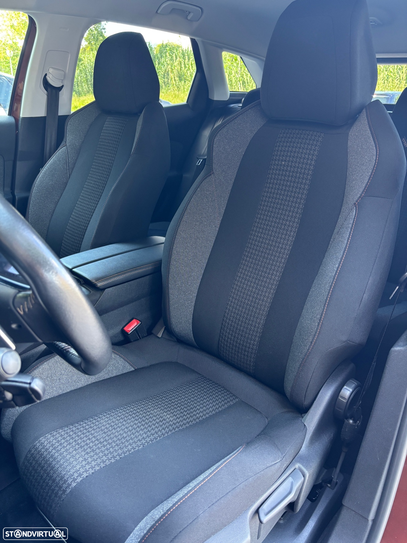 Peugeot 3008 1.2 PureTech Allure EAT8 - 11
