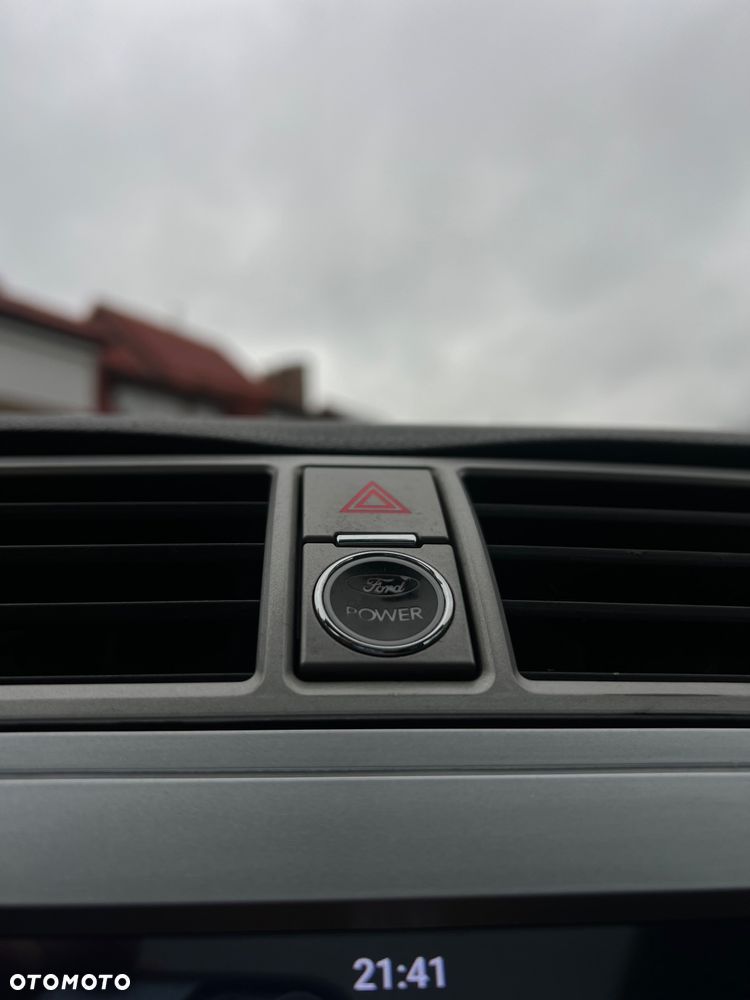 Ford Kuga 2.0 TDCi 4x4 Titanium - 29