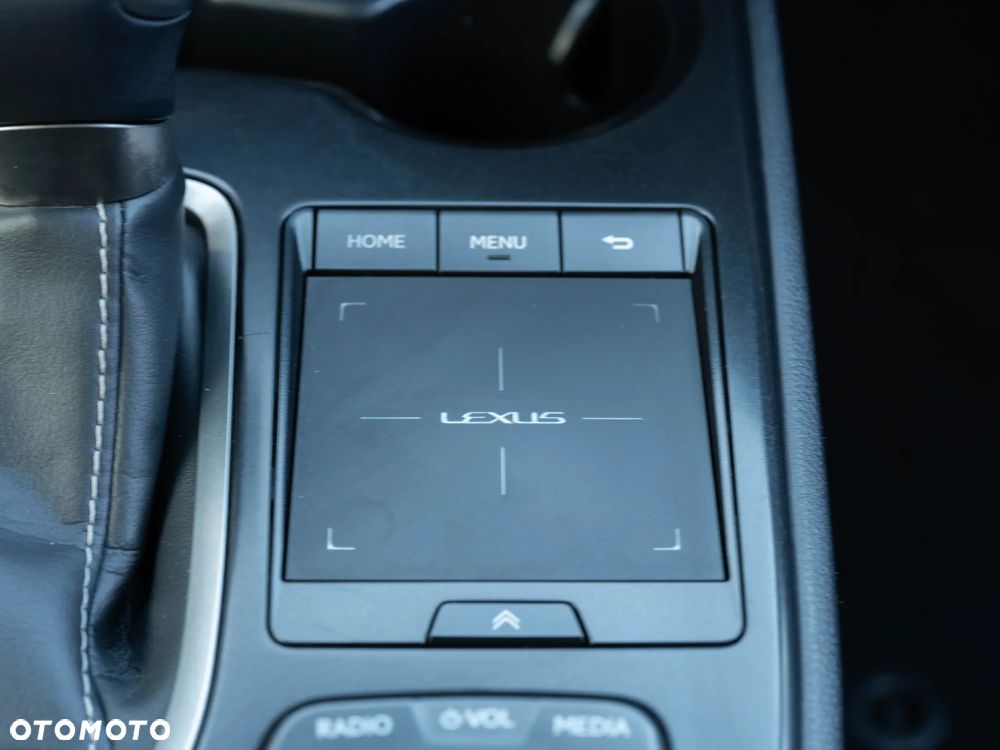 Lexus UX ver-250h - 27