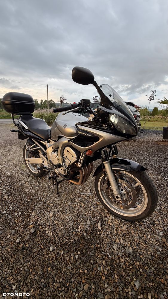 Yamaha FZ6