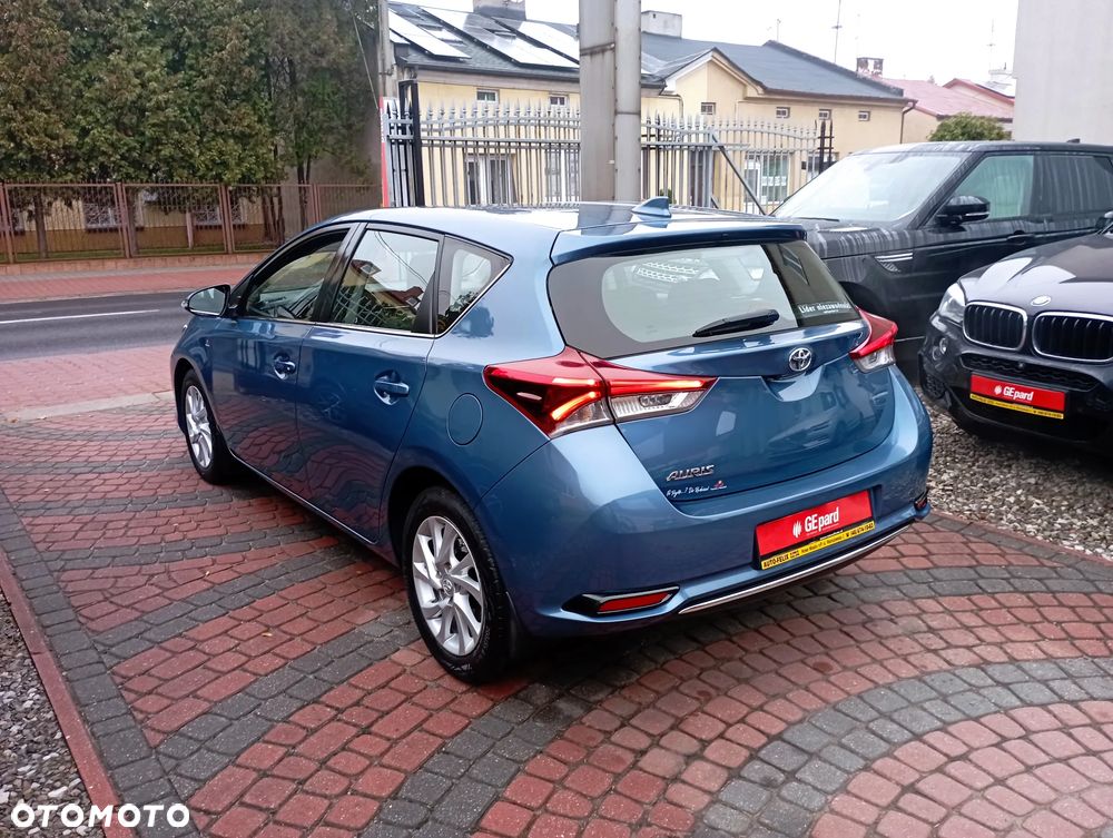Toyota Auris 1.6 Premium - 6