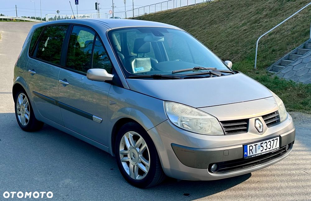 Renault Scenic 2.0 16V Privilege - 8