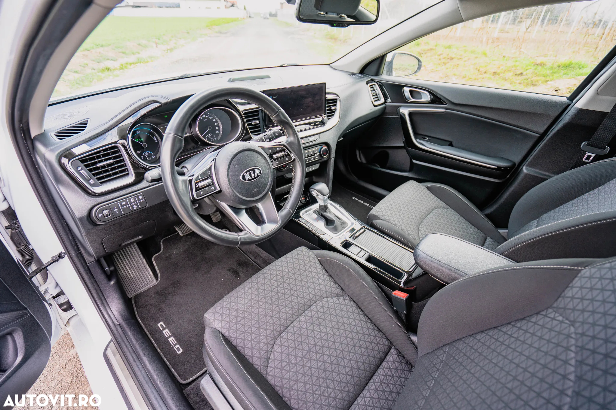 Kia Ceed SW 1.6 GDI DCT OPF Plug-in-Hybrid Vision - 4