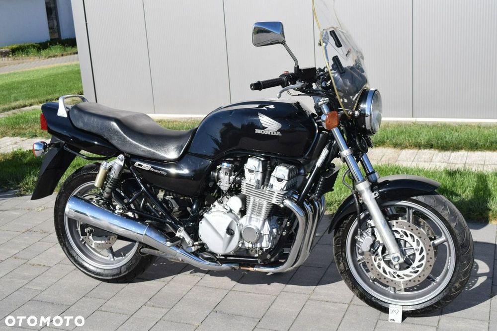 Honda CB - 1