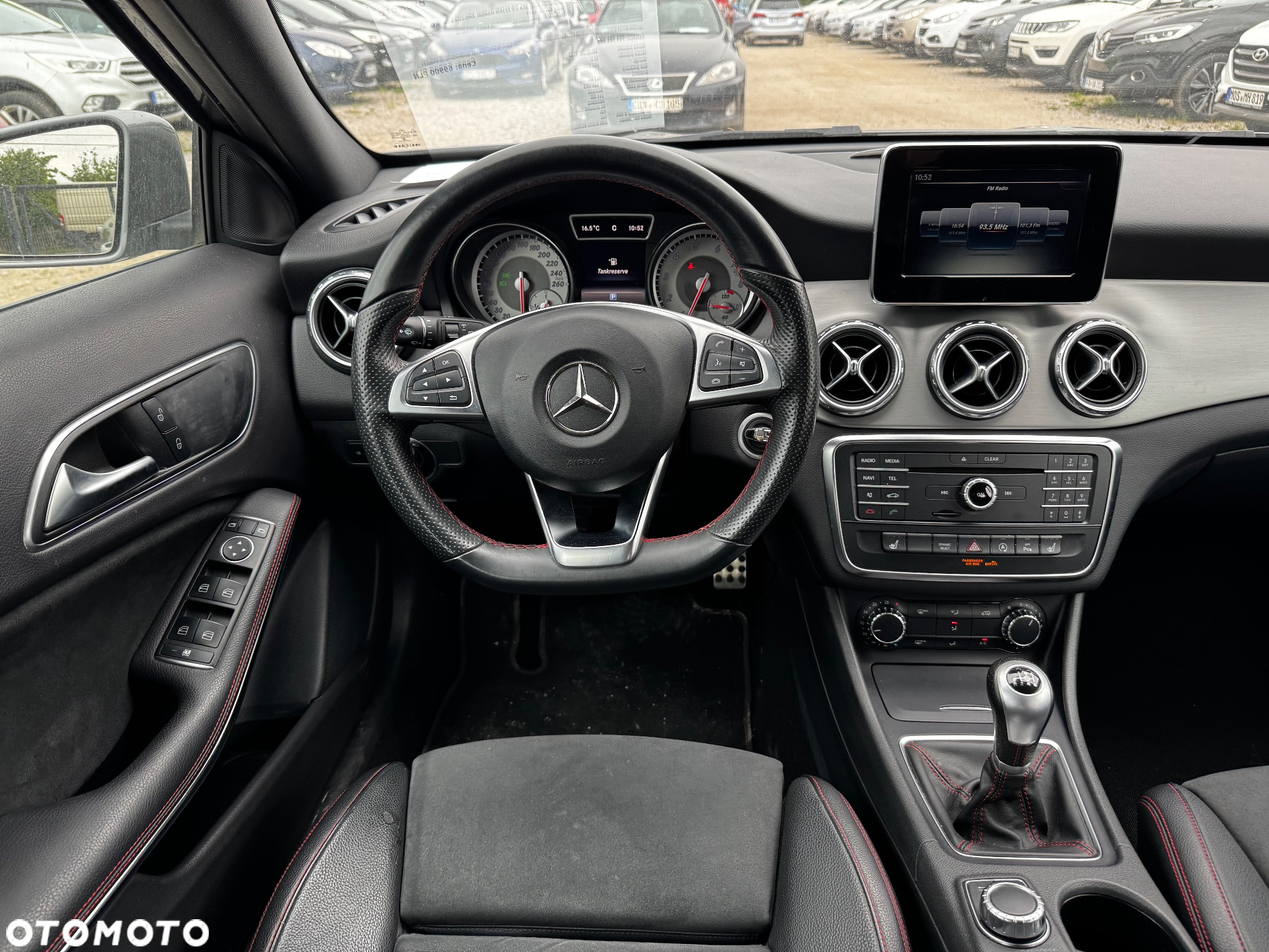 Mercedes-Benz GLA 250 AMG Line - 32