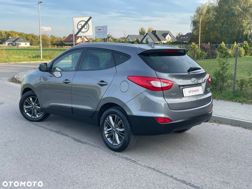 Hyundai ix35 1.7 CRDi 2WD blue Finale Gold - 22