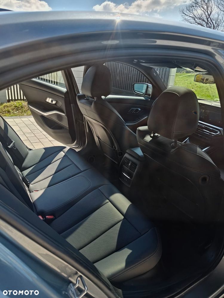 BMW Seria 3 330e M Sport - 20
