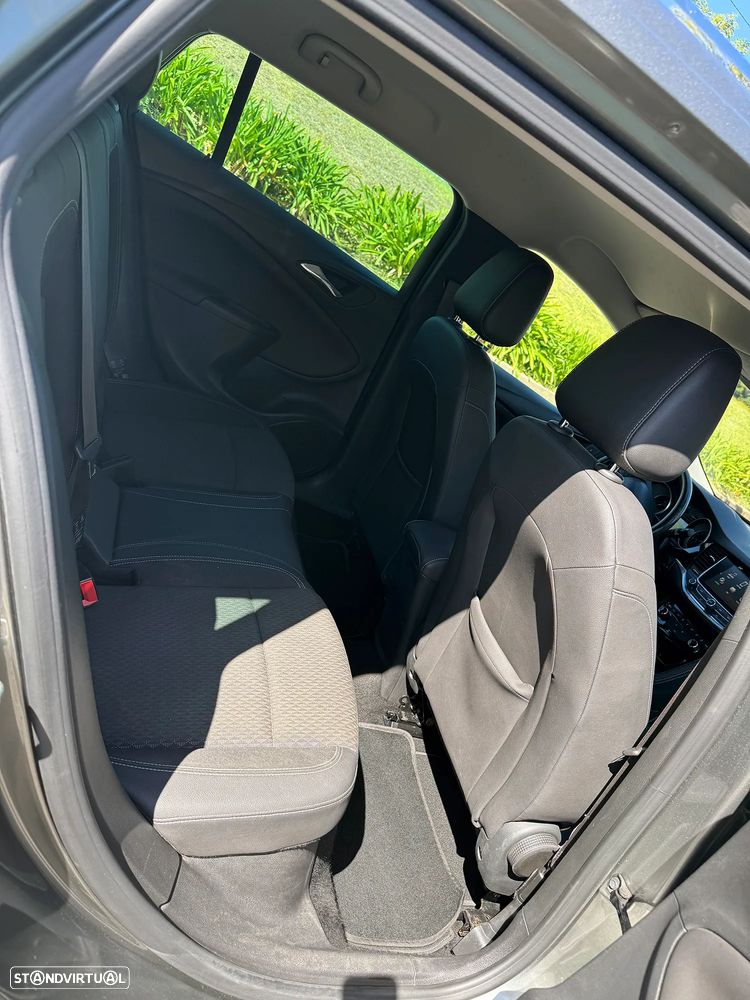 Opel Astra Sports Tourer - 10