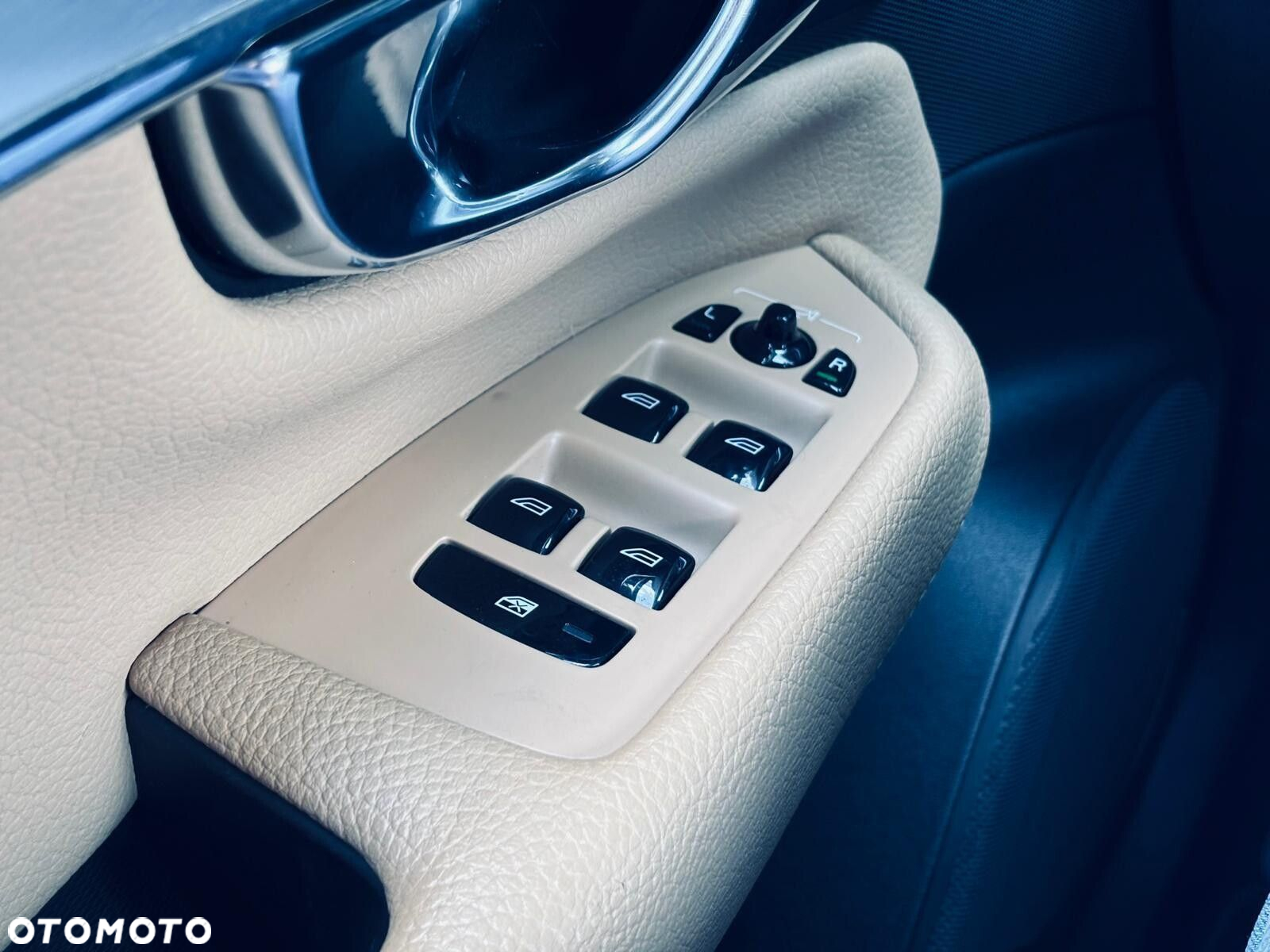 Volvo XC 90 D5 AWD Momentum 7os - 33