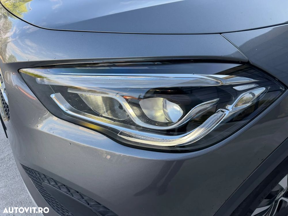 Mercedes-Benz GLA - 12