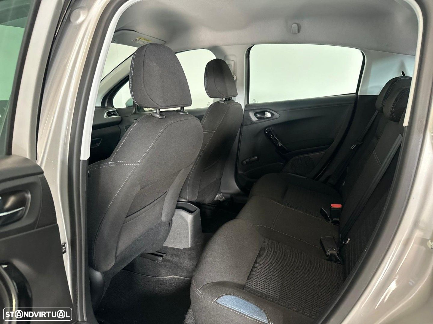 Peugeot 208 1.2 PureTech Allure - 11