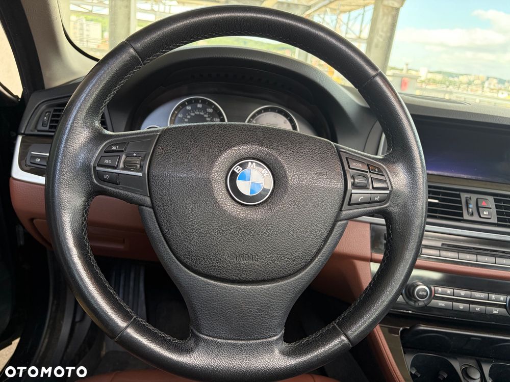 BMW Seria 5 528i Luxury Line - 18