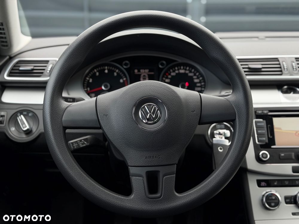 Volkswagen Passat 1.4 TSI BMT Comfortline - 16