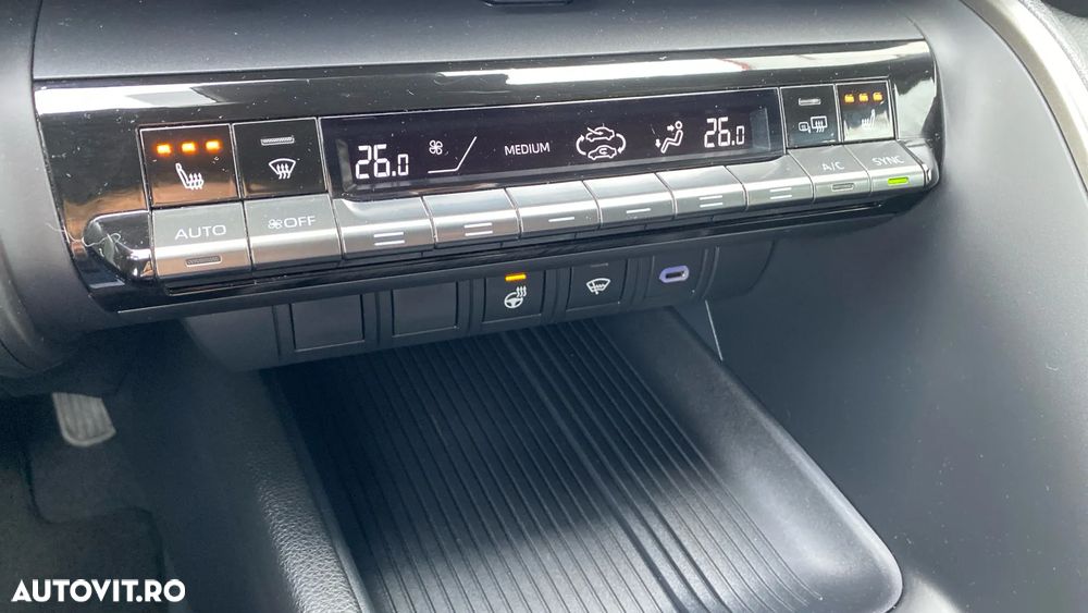 Toyota C-HR 2.0 HEV 197 CP 4x2 CVT Dynamic - 16