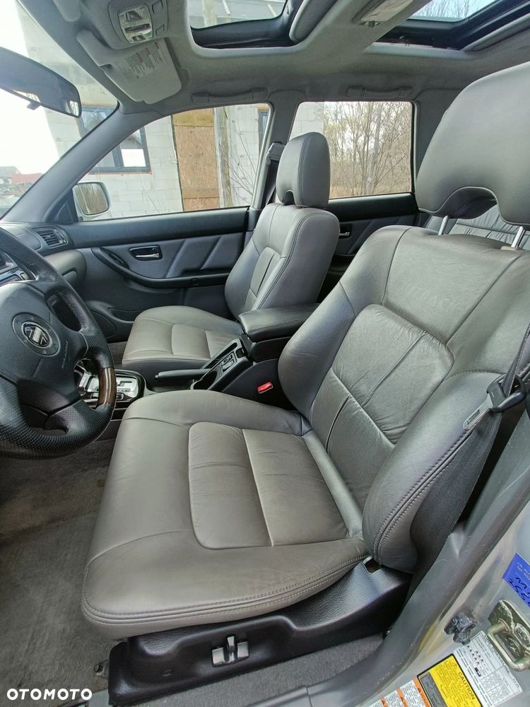 Subaru Outback 3.0 H6 - 12