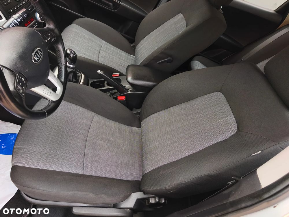 Kia Ceed 1.4 L - 11