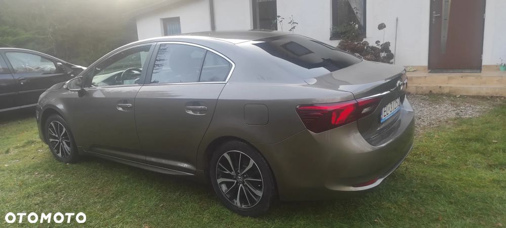 Toyota Avensis 2.0 D-4D Premium - 20