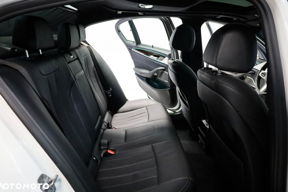 BMW Seria 5 530i mHEV M Sport sport - 30