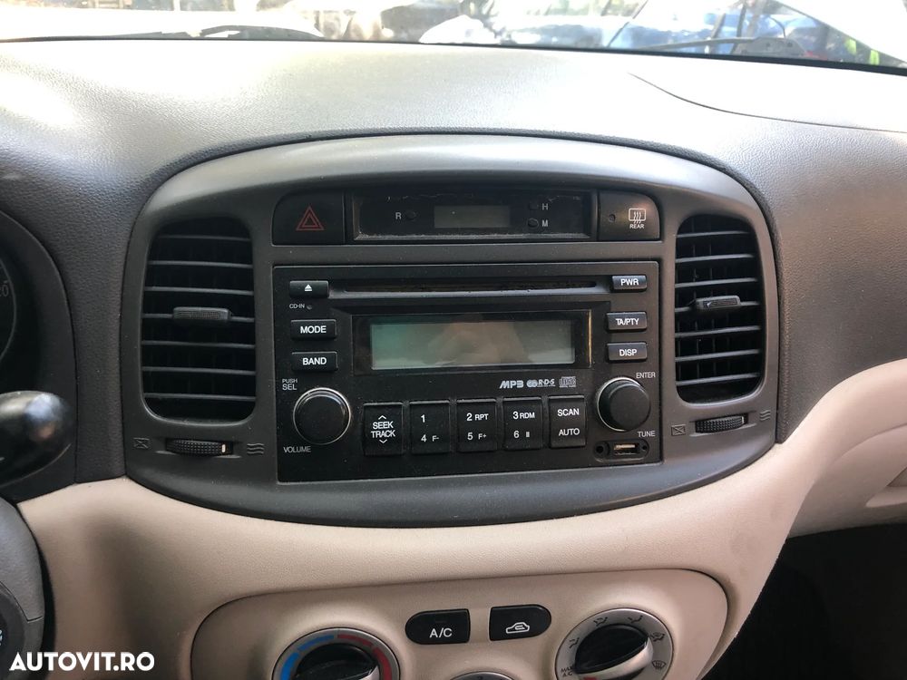 Dezmembrez Hyundai Accent 3 verde 1,5 CRDI 2007 - 7