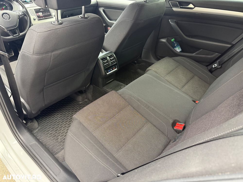 Volkswagen Passat 2.0 TDI (BlueMotion Technology) DSG Trendline - 13
