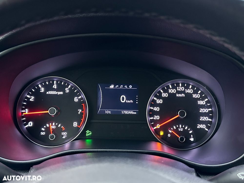 Kia Sportage - 10