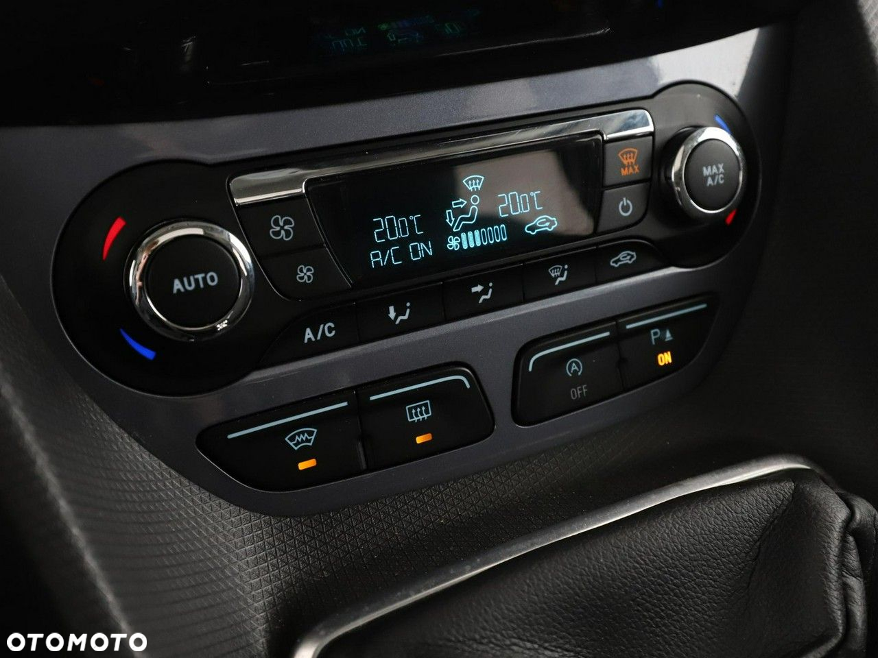 Ford Tourneo Connect Grand - 27