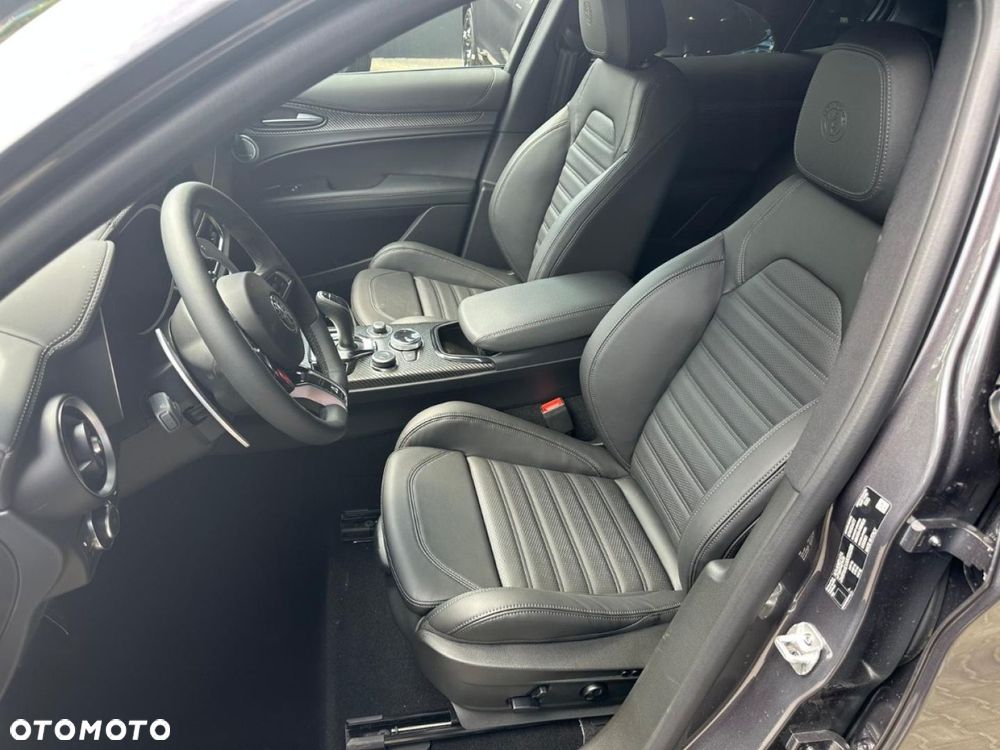 Alfa Romeo Stelvio - 15
